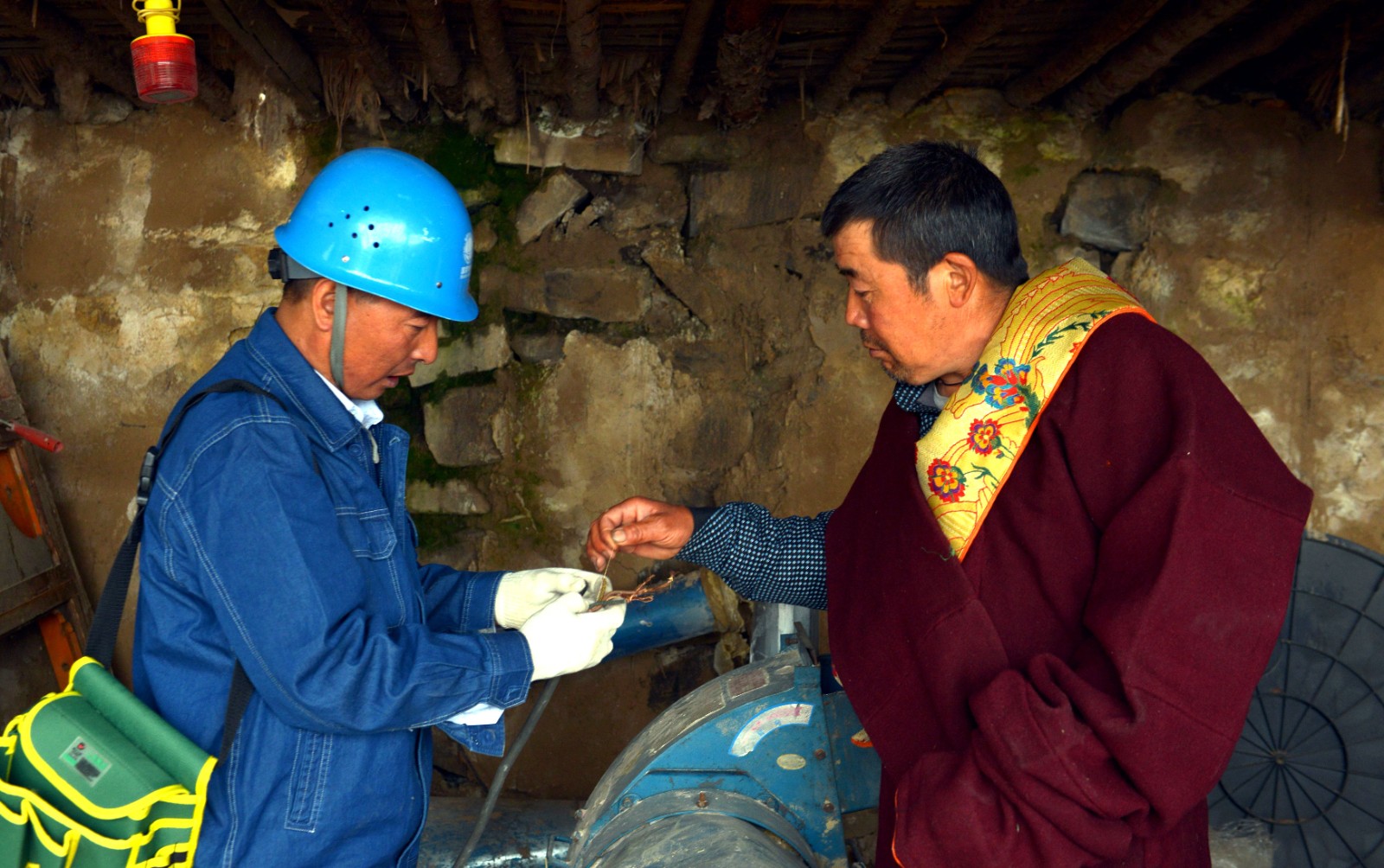 國網(wǎng)武威供電公司創(chuàng)建全市民族團(tuán)結(jié)進(jìn)步示范單位順利通過驗(yàn)收