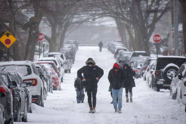 暴風(fēng)雪后美國東海岸電力恢復(fù)艱難