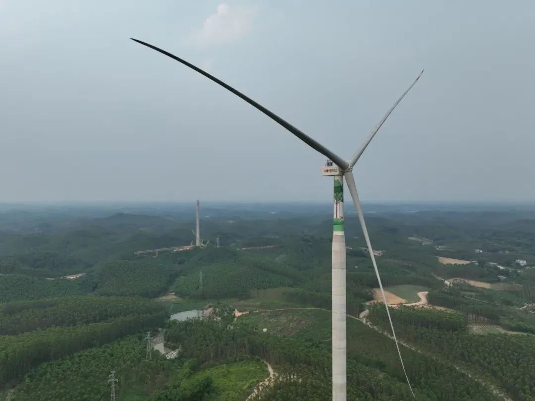 國投廣西那思風電場首批機組投產發(fā)電