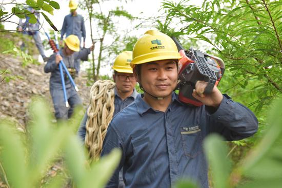 廣西崇左供電局輸電線路運(yùn)維一班：南國邊境的“光明衛(wèi)士”