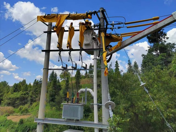 貴州石阡供電局大力推進低電壓、重過載專項治理，提升電力供應穩(wěn)定性